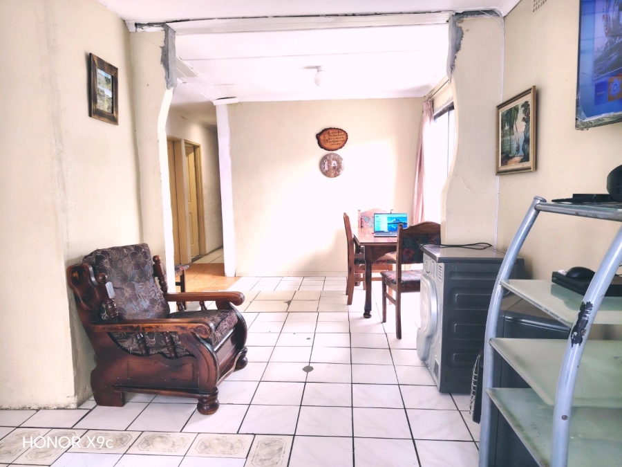 5 Bedroom Property for Sale in Houghton Place Western Cape